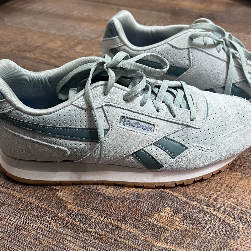 Reebok Classic size 9 brand new